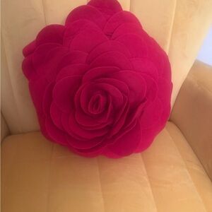 Very pretty Red Rose-Shaped thick wool Pillow